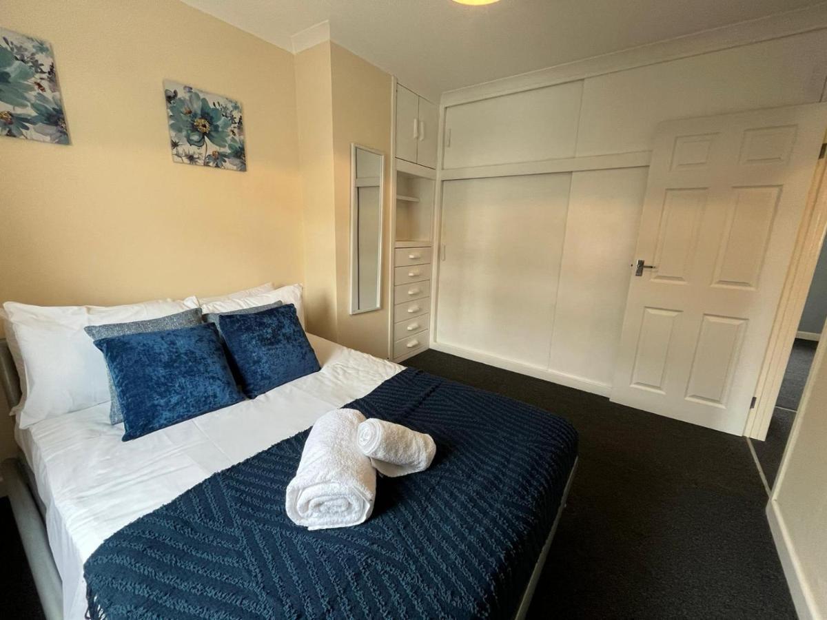 Access To Private Gym Room, 3 Bedrooms, Close To The